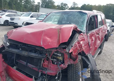 2014 Toyota 4Runner Sr5 z USA, uszkodzony, nr VIN JTEZU5JR8E5081504